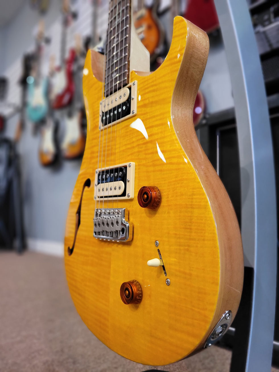 Thumbnail: Paul Reed Smith SE Custom 22 Semi Hollow Santana Yellow