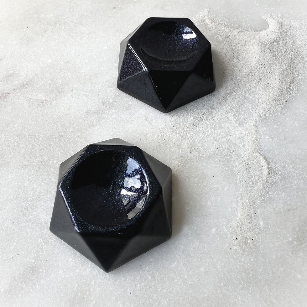 Thumbnail: Blue Geometric Sphere Holder