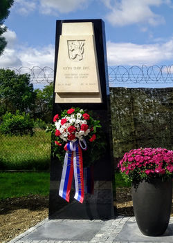 Otto Smik, pamätník Piešťany_