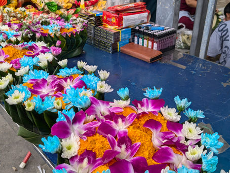 How this famous Thai festival amazed me! - story of Loy Krathong (Bangkok Travel Inspiration)