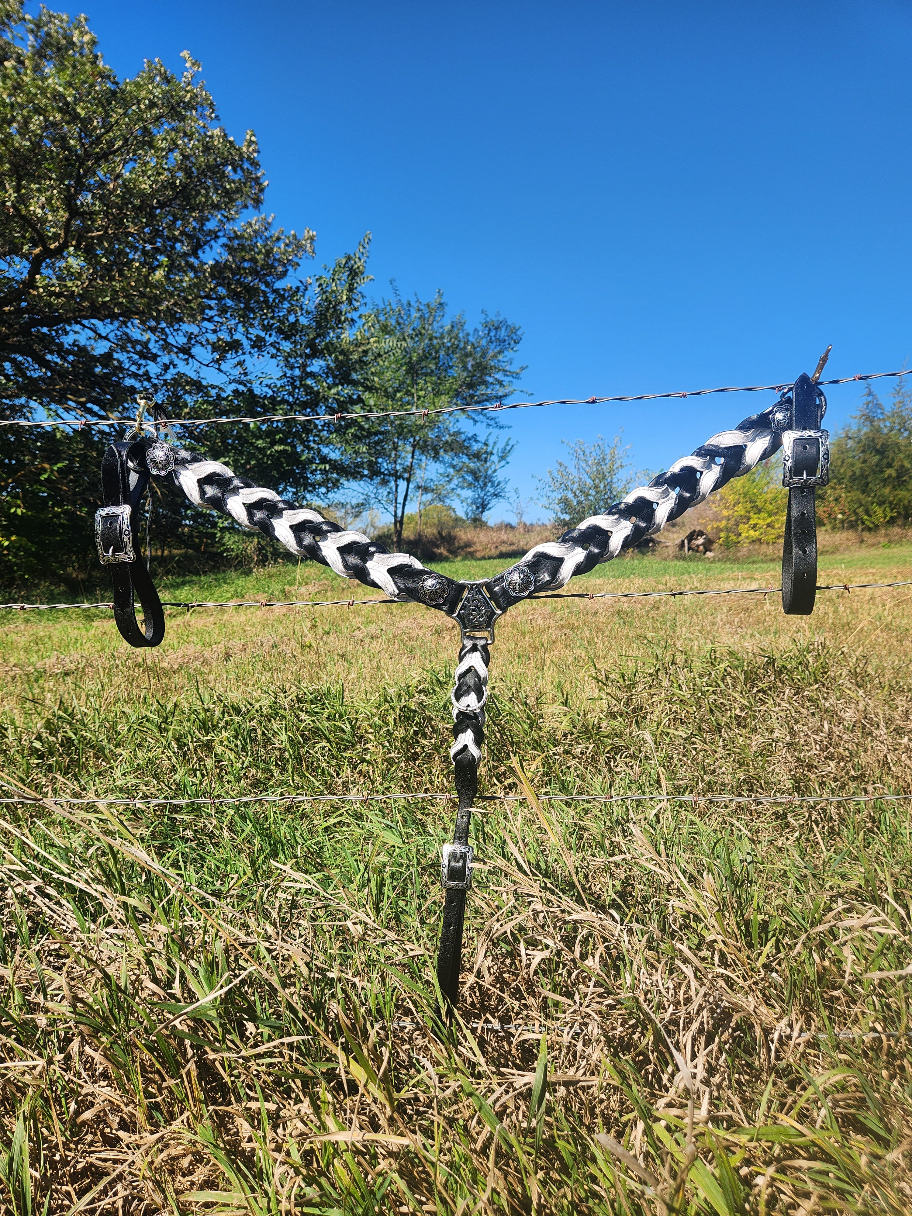 Blood Knot Breast collar