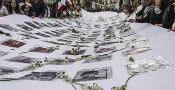 Defensores de derechos humanos contra las cuerdas