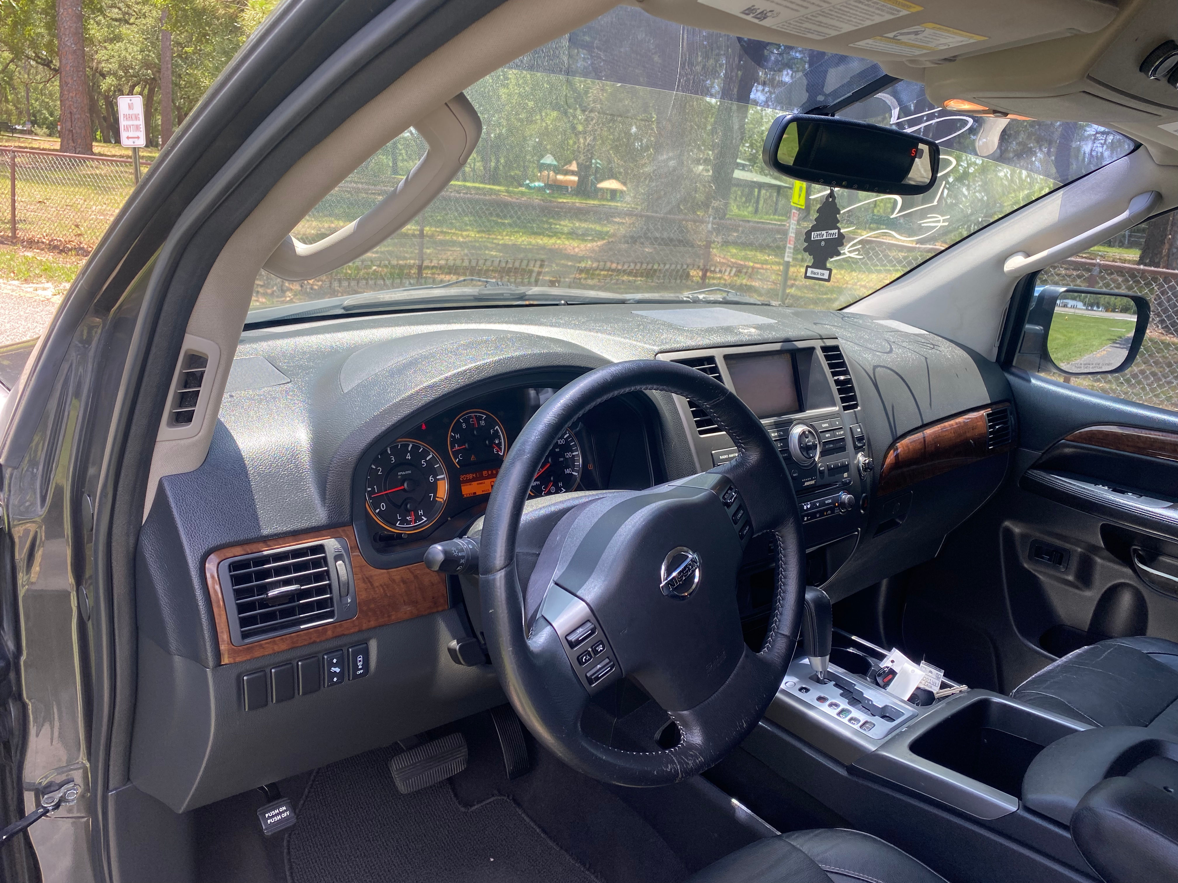 Nissan Armada SE 2010 