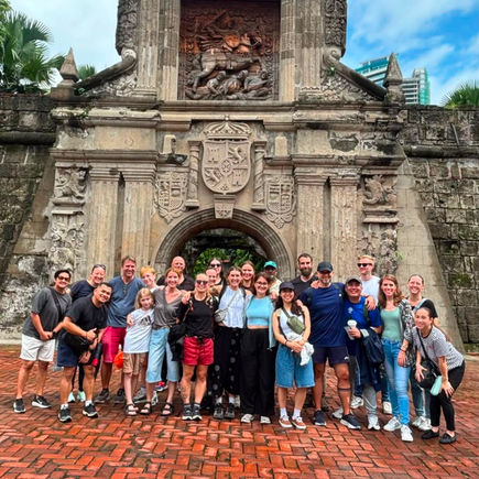 Manila Tour – Different Worlds, One City