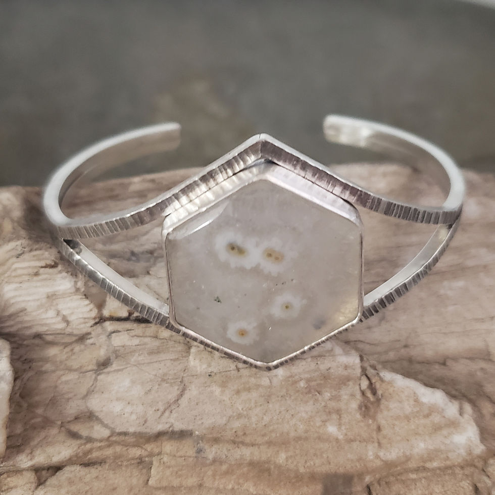 solar quartz cuff