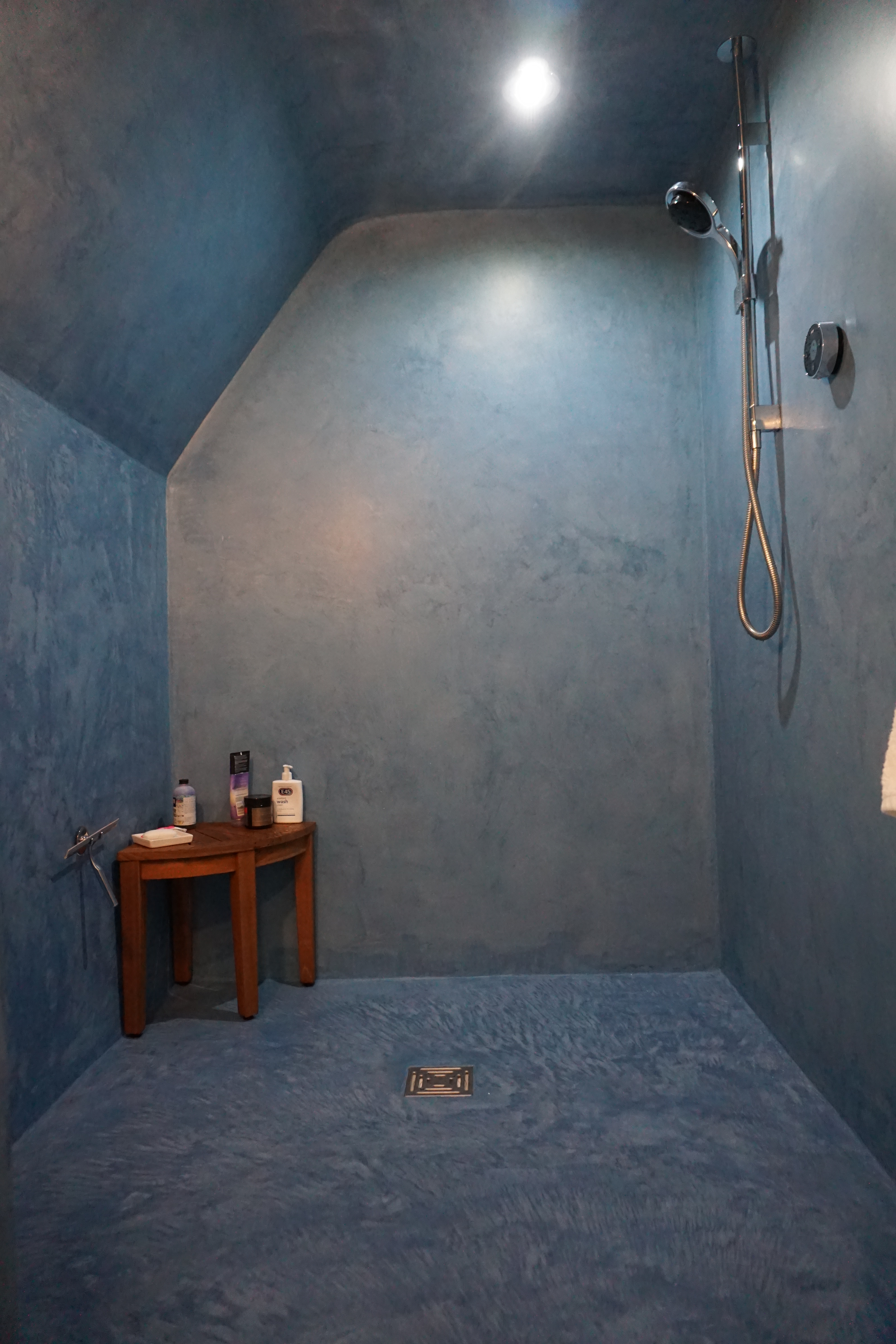 Polished concrete wall and floor in Brighton