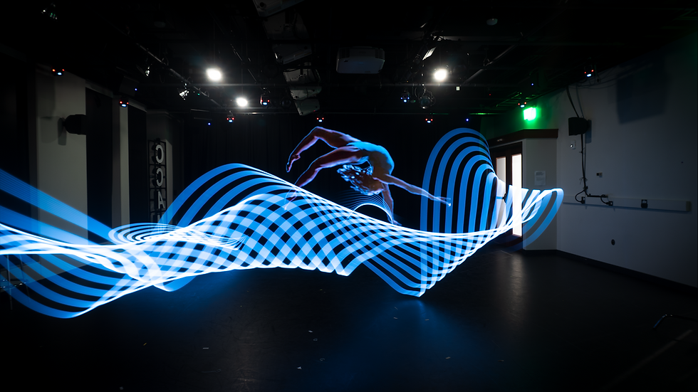 LeedsStudio-Dancers-WomanBackwards.png