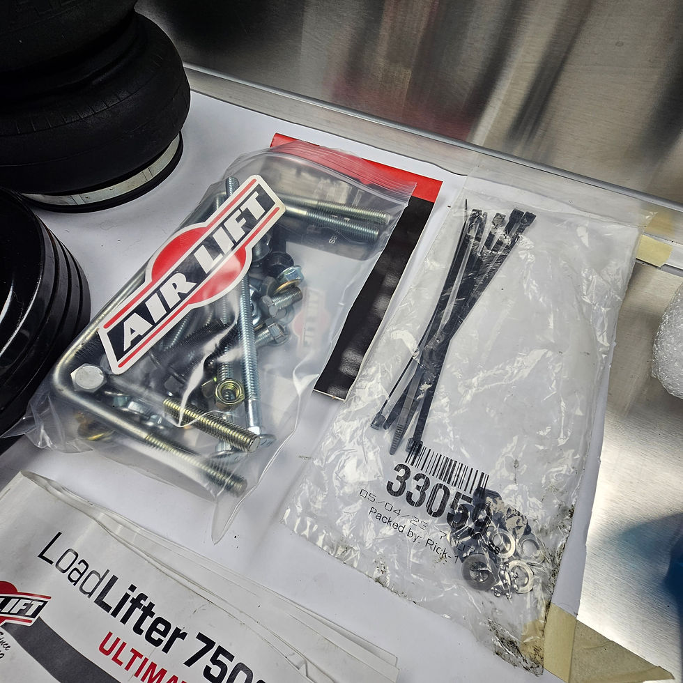 Thumbnail: Air Lift LoadLifter 7500 XL Ultimate Air Helper Springs - Rear Axle