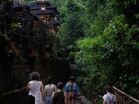 When (Swiss;) Women Come Together in Bali