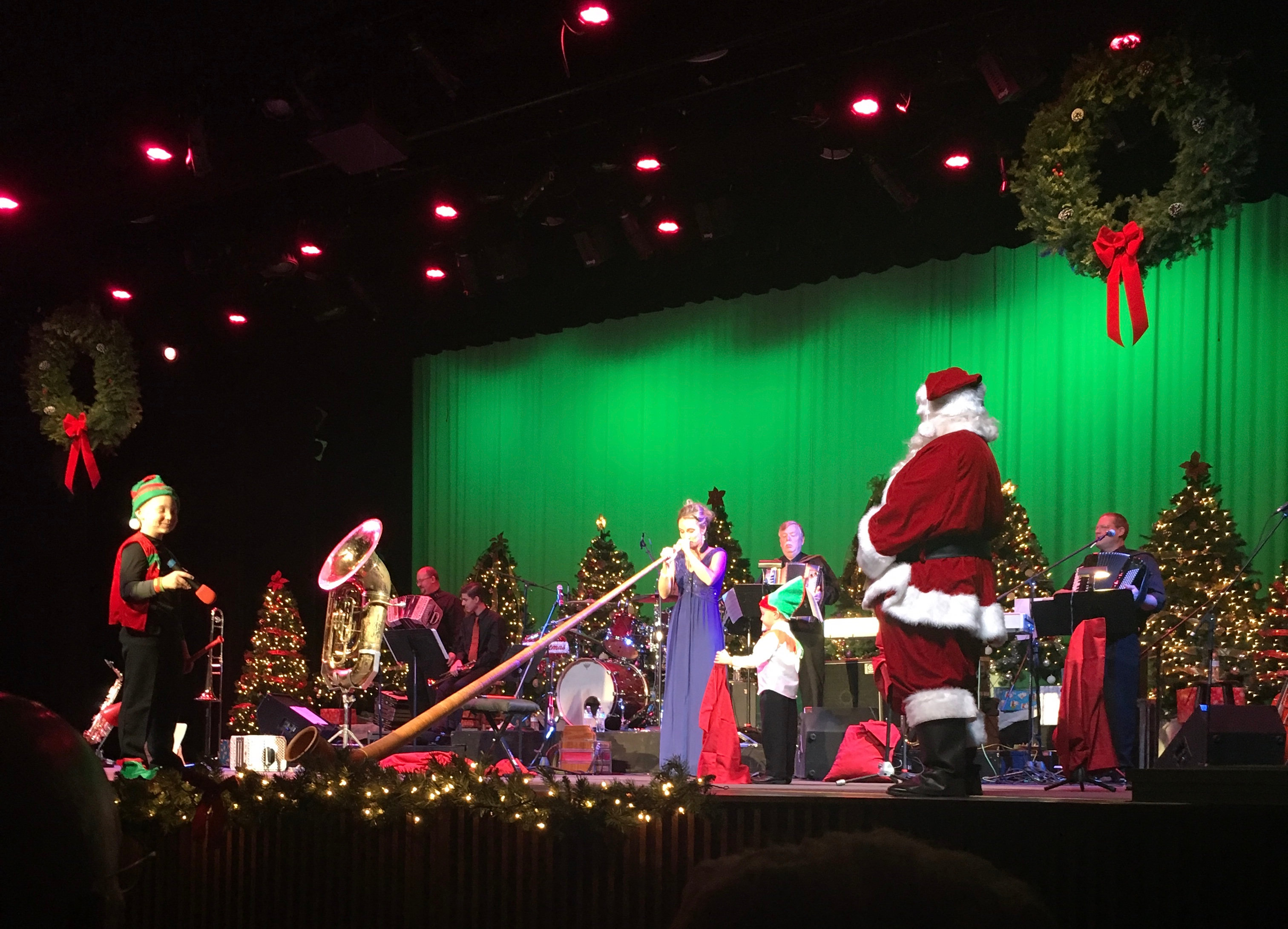 Christmas Shows Dec 4 2022 Ticket: Sun, Dec 4, 2022 - 12:00 Noon - Christmas - Reedsburg | Mollieb