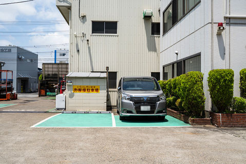 お客様駐車場.jpg