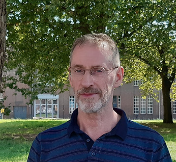 Arne van de Ven, yogadocent