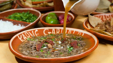 Turista reacciona al restaurante más rápido del mundo, que se encuentra en Guadalajara