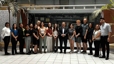 La UNIVA recibe a alumnos del Reino Unido