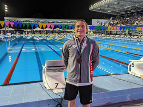 "Triunfo Dorado: Juan Álvaro Rodríguez Jiménez Brilla en el Campeonato Centroamericano de Natación"
