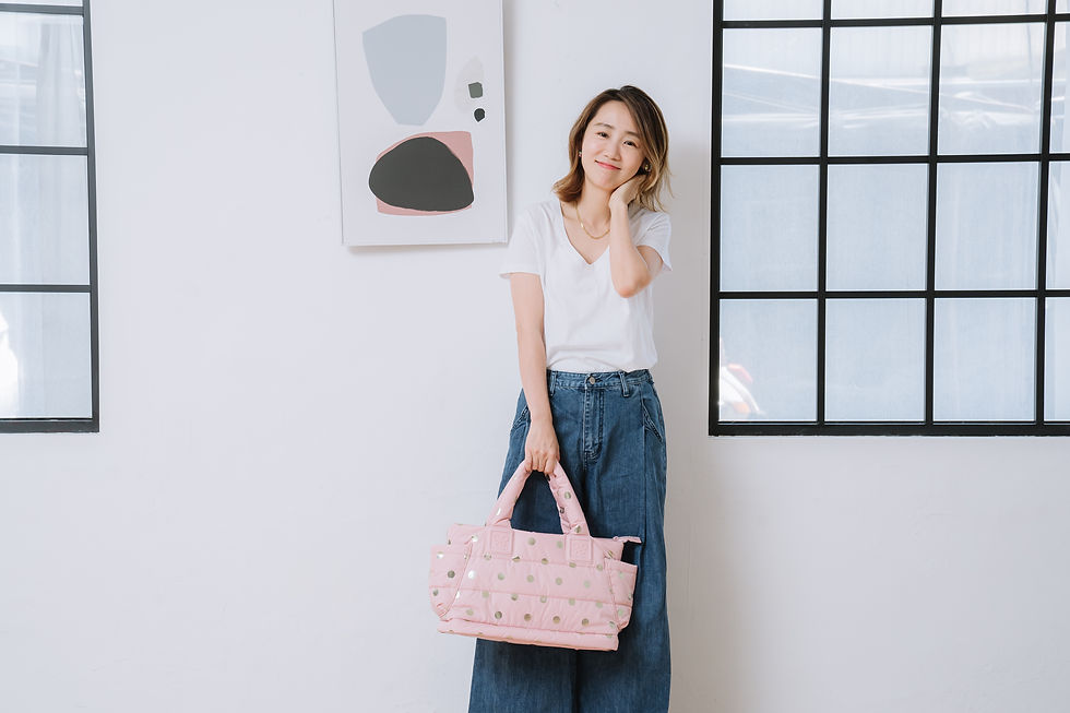 Thumbnail: AIRY Tote M | Golden Minnie