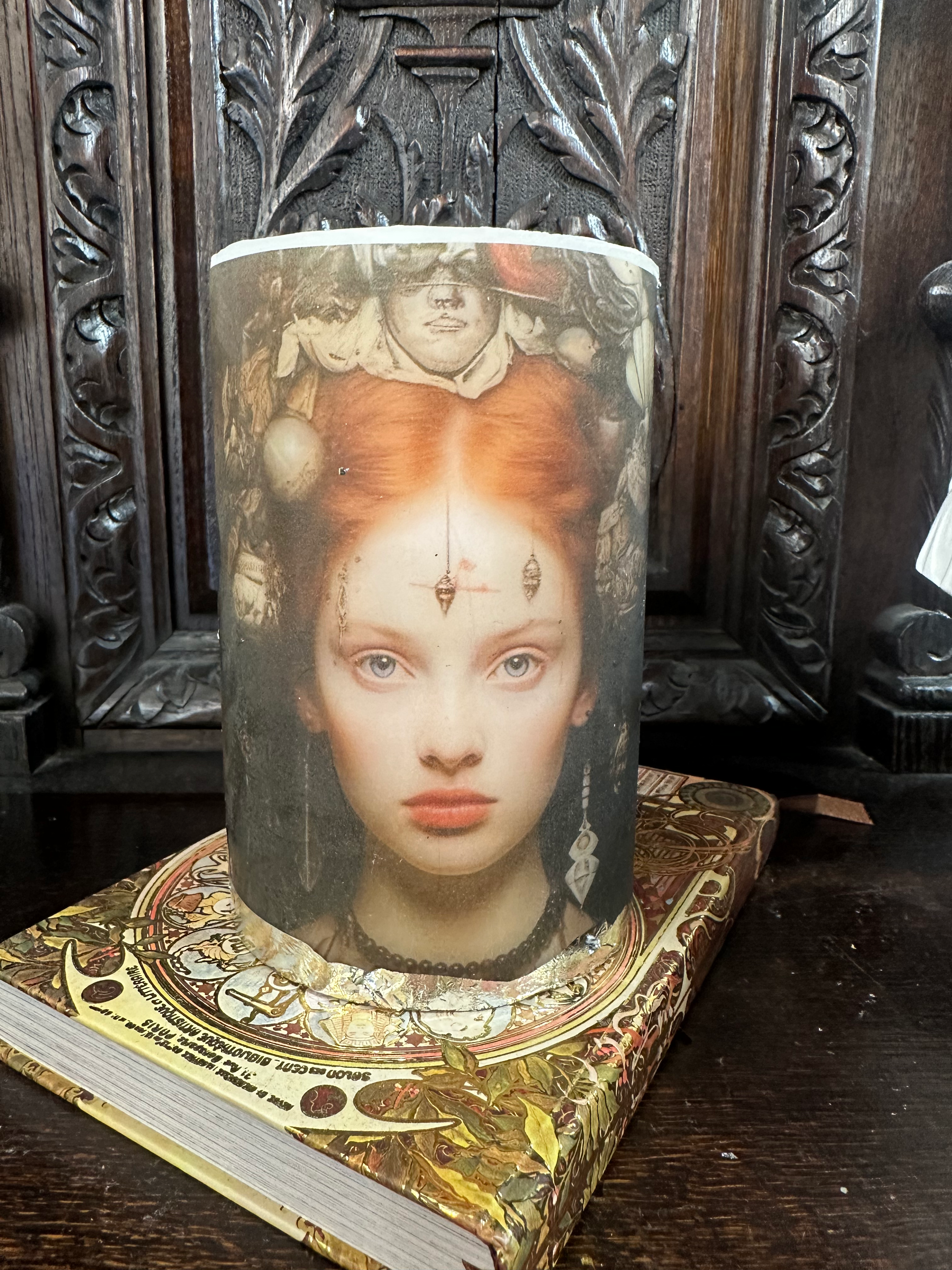 Penny Dreadful medium candle
