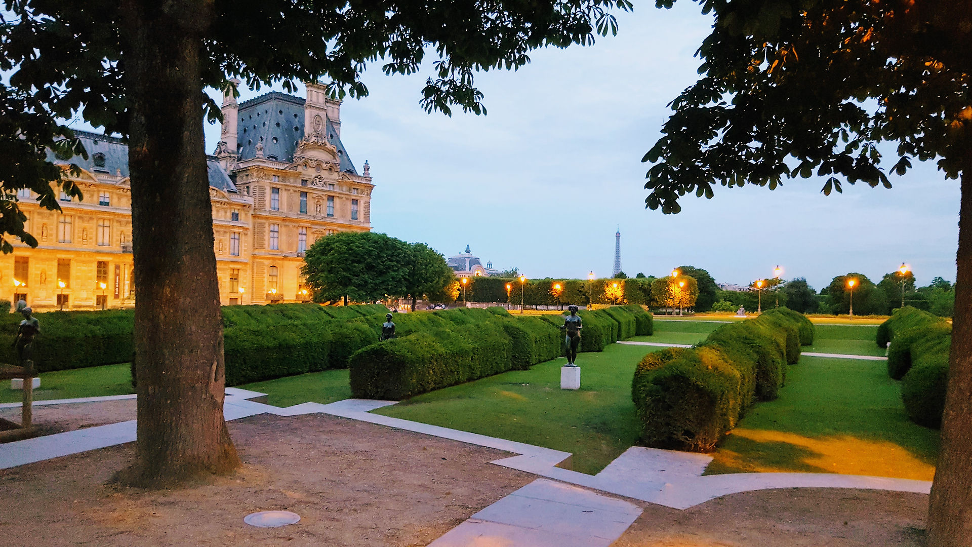 Dawn-Tuileries-1