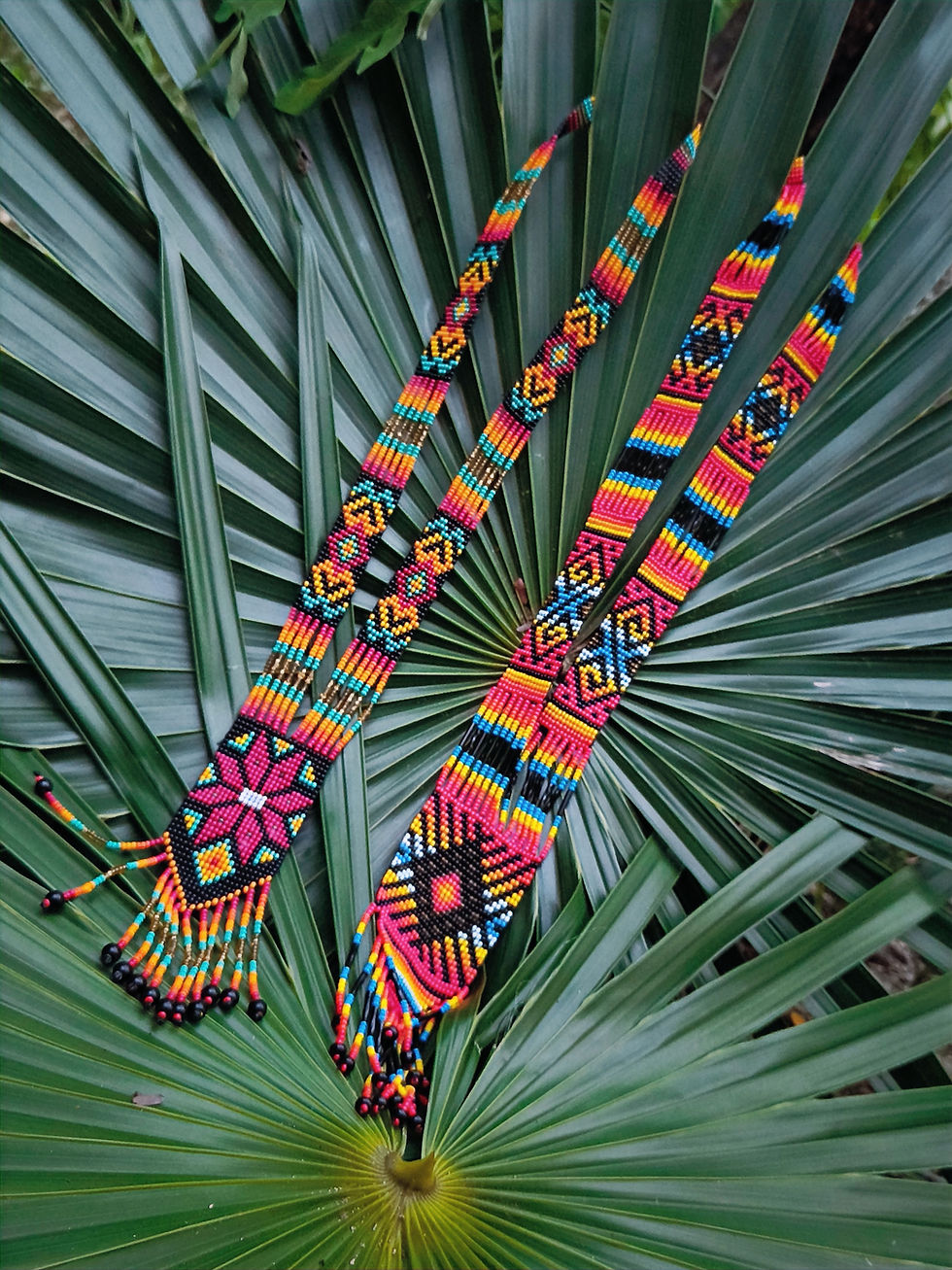 collar ceremonial de chaquira