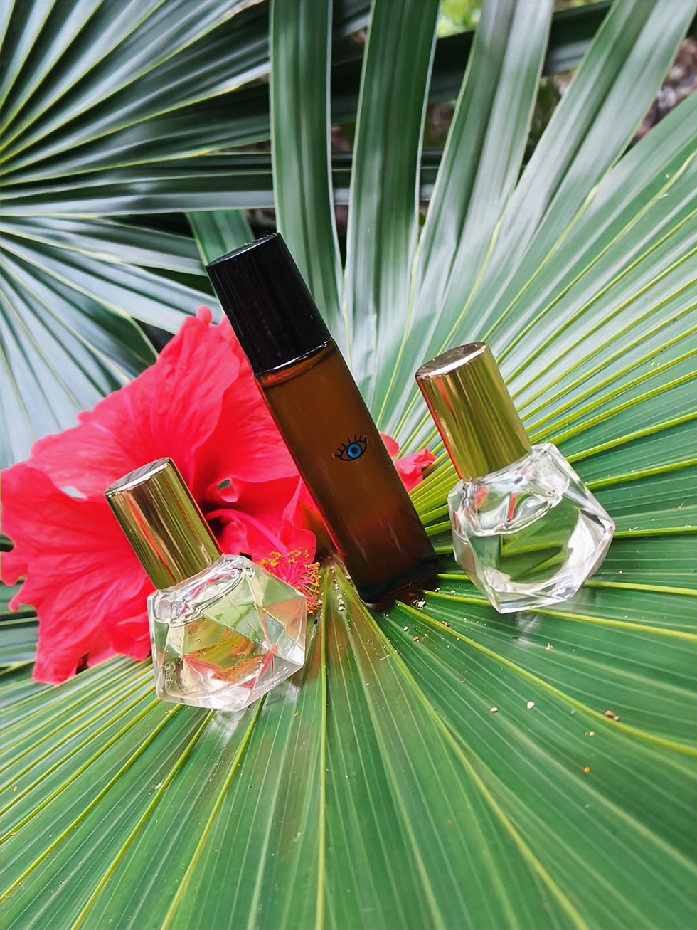 Presentación de Perfumes de aceites esenciales para uso corporal.