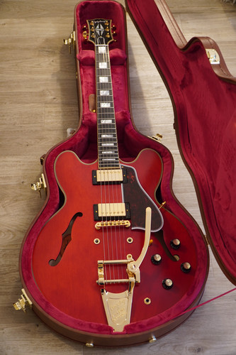 Epiphone Gibson Custom ES-355 Cherry Red with Bigsby B7 in gold