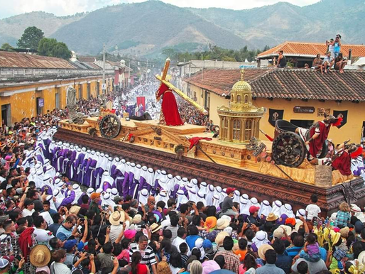 Holy Week Carpets: Ephemeral art that conquers the soul and the streets of Guatemala