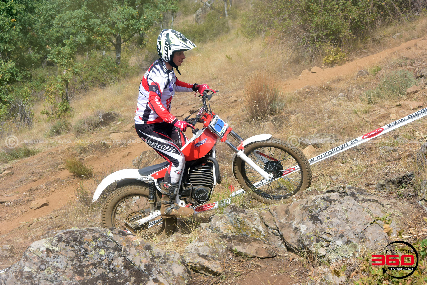 003_ROB_9934