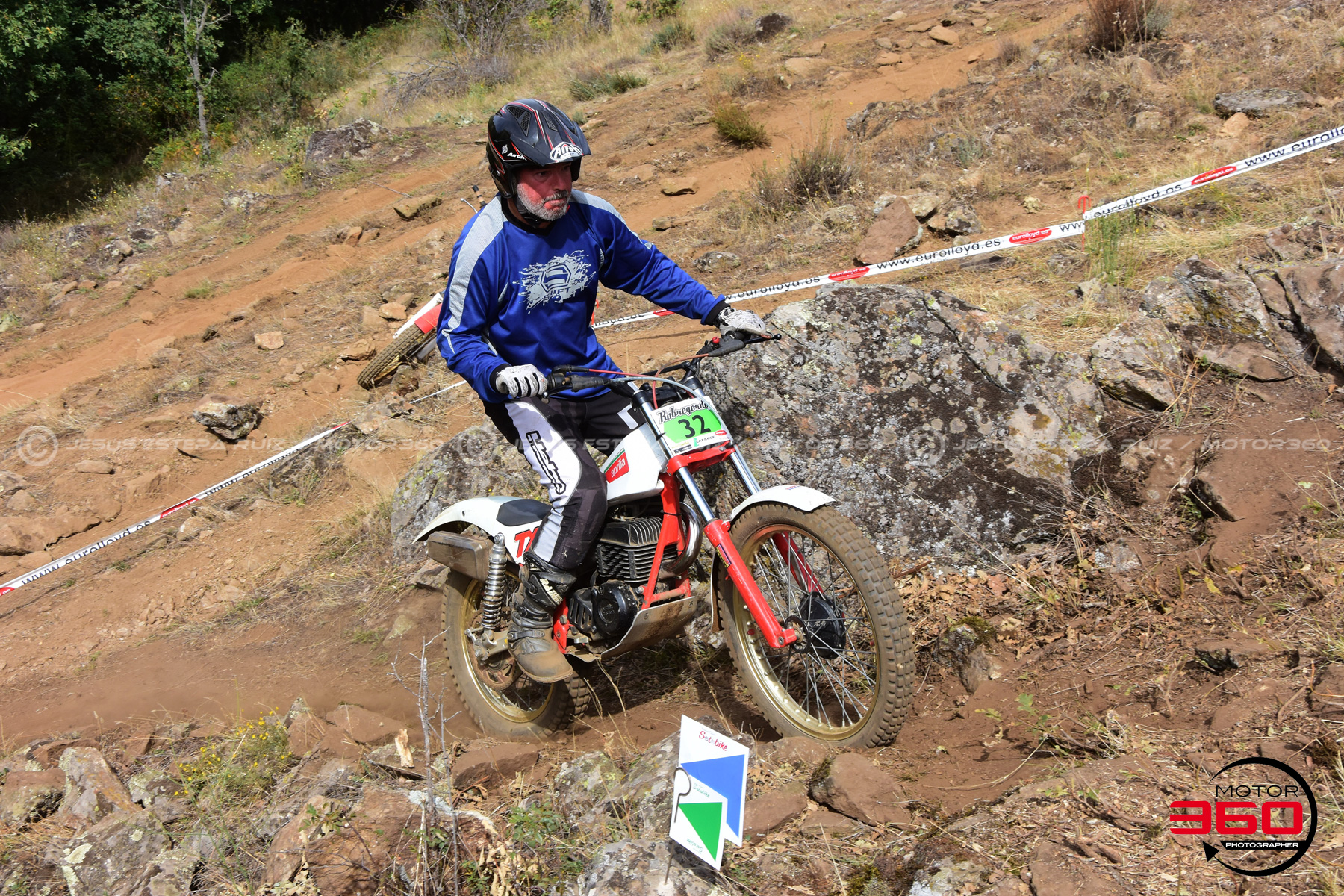 032_ROB_9759