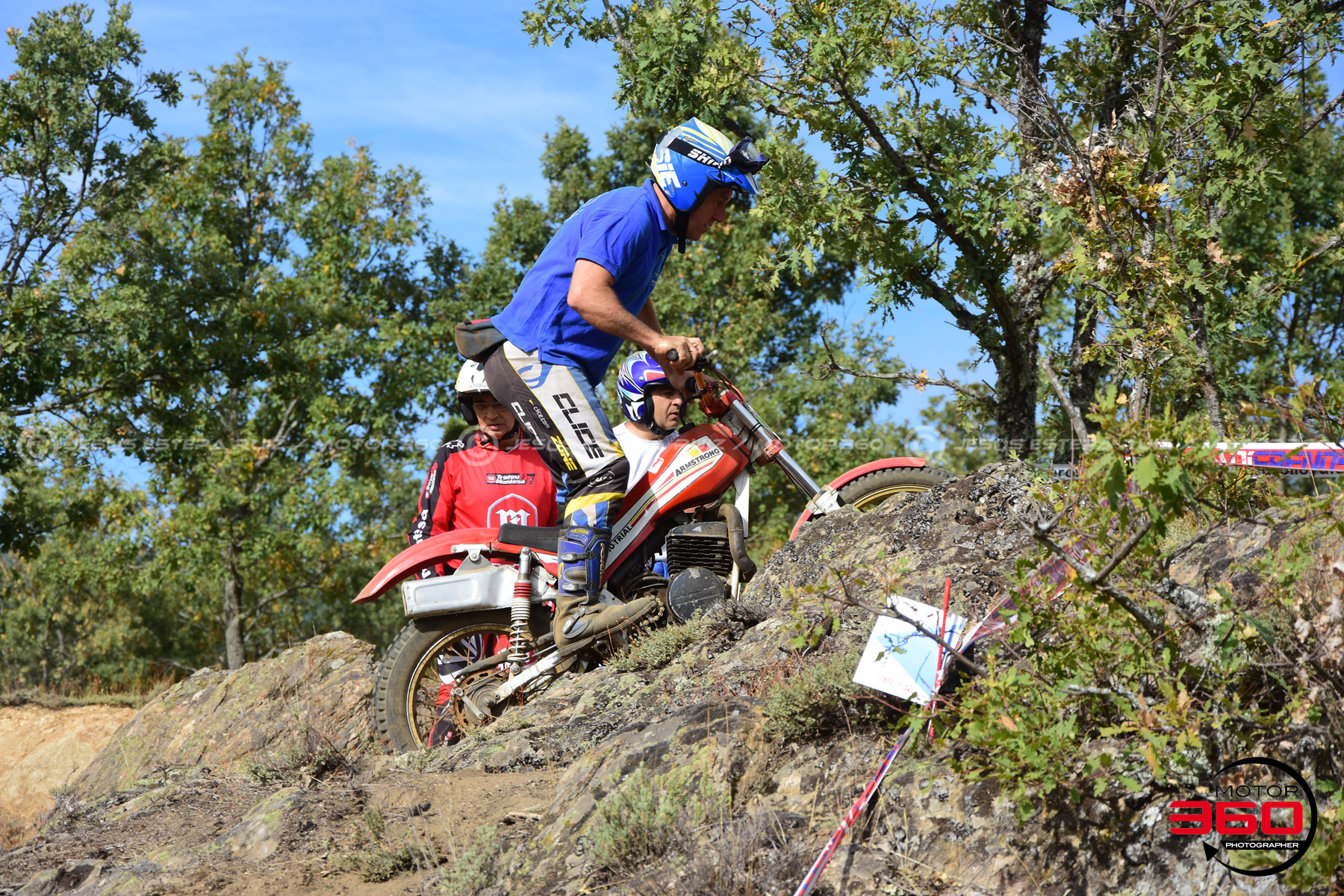 040_ROB_9437