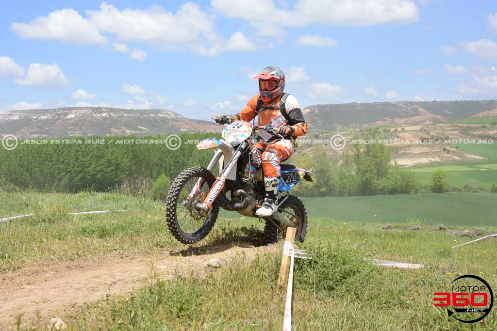 124_ROB_6585