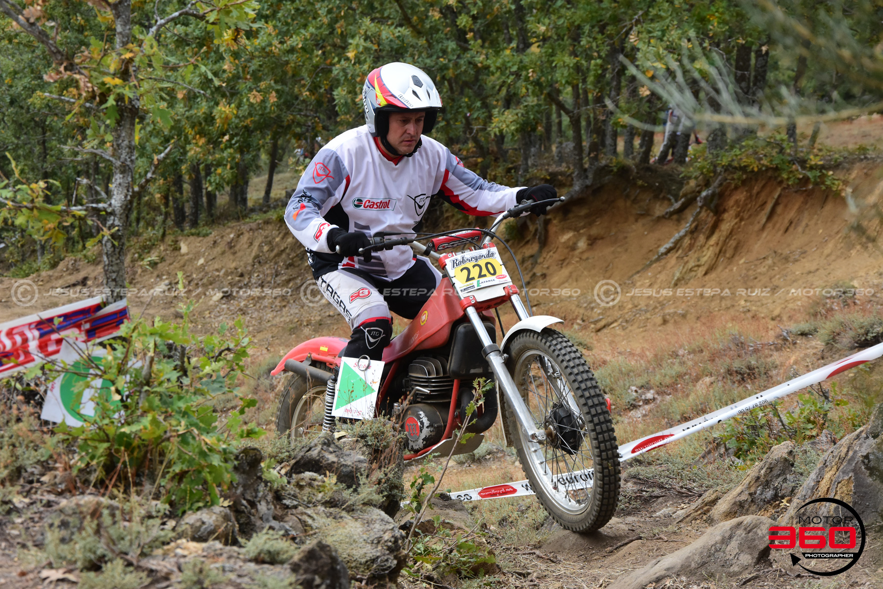 220_ROB_9207
