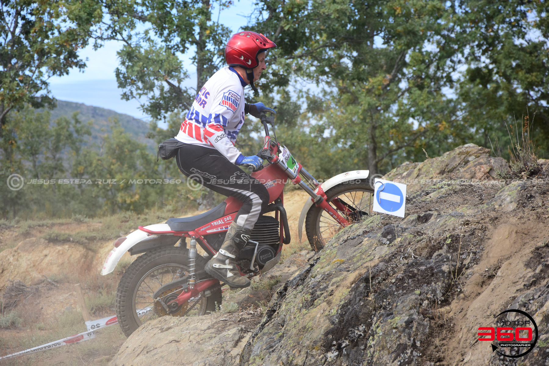 044_ROB_9537
