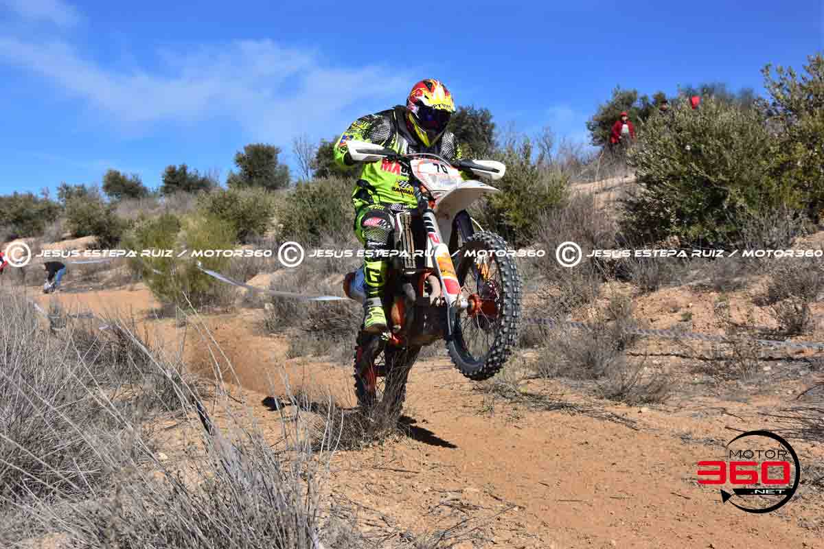 070_ROB_8582