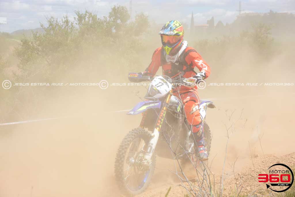 017_ROB_7569
