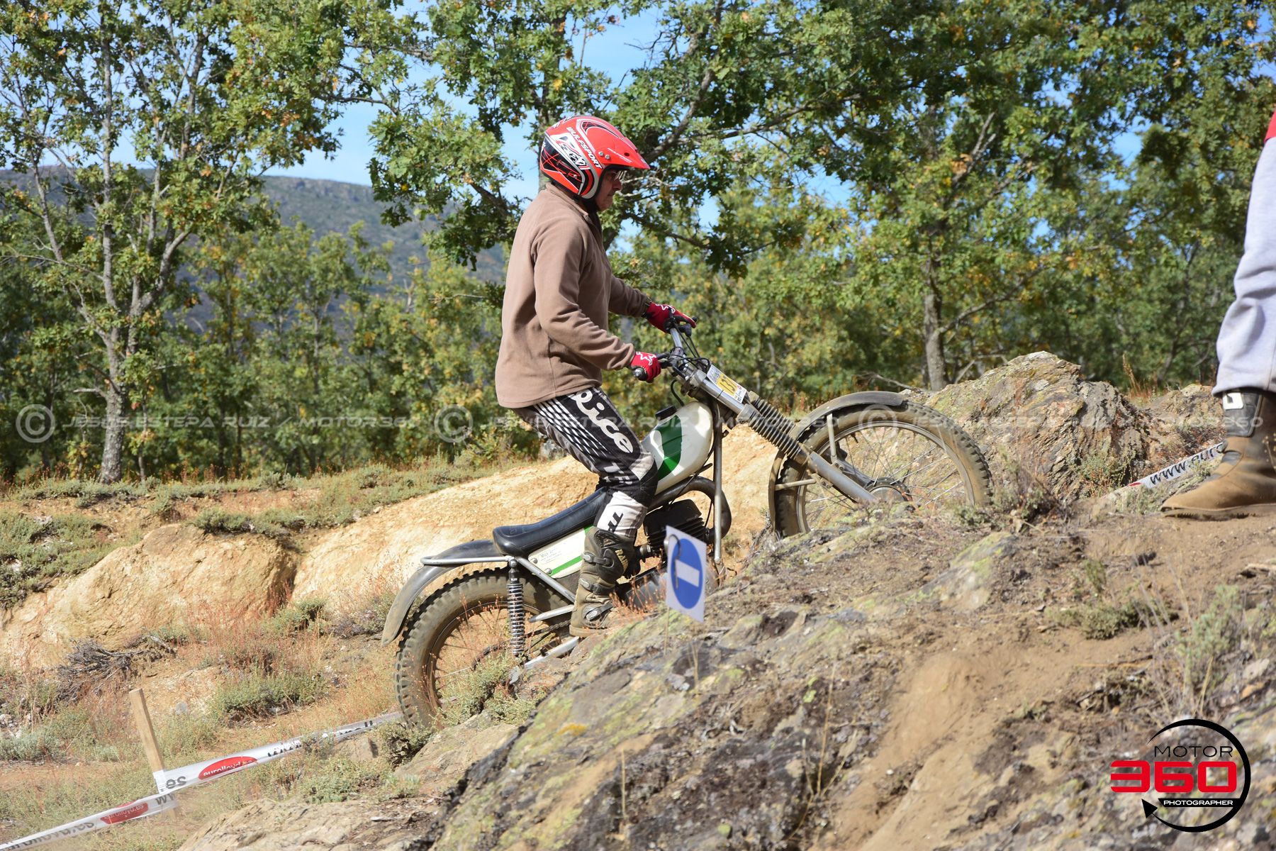 137_ROB_9443