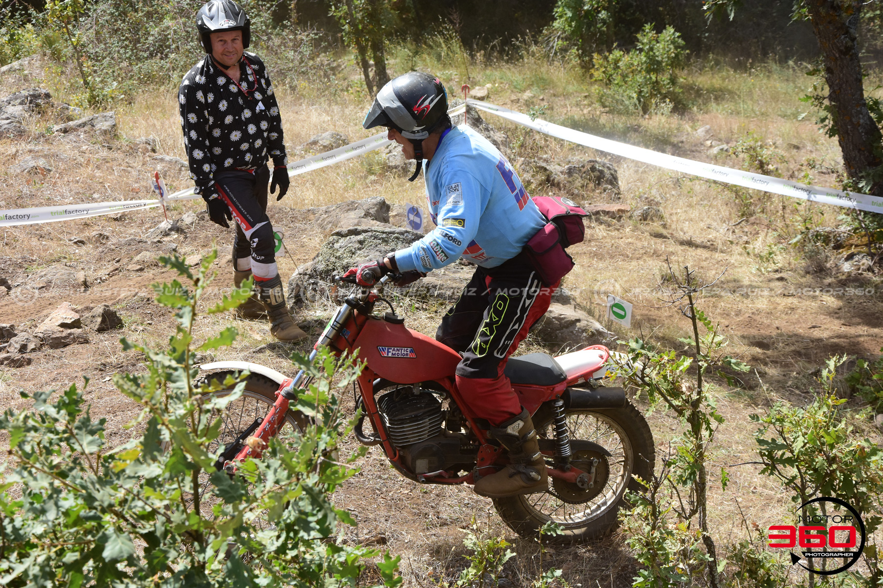 049_ROB_9860