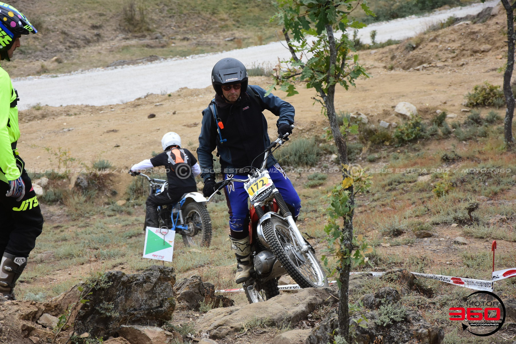 172_ROB_9240