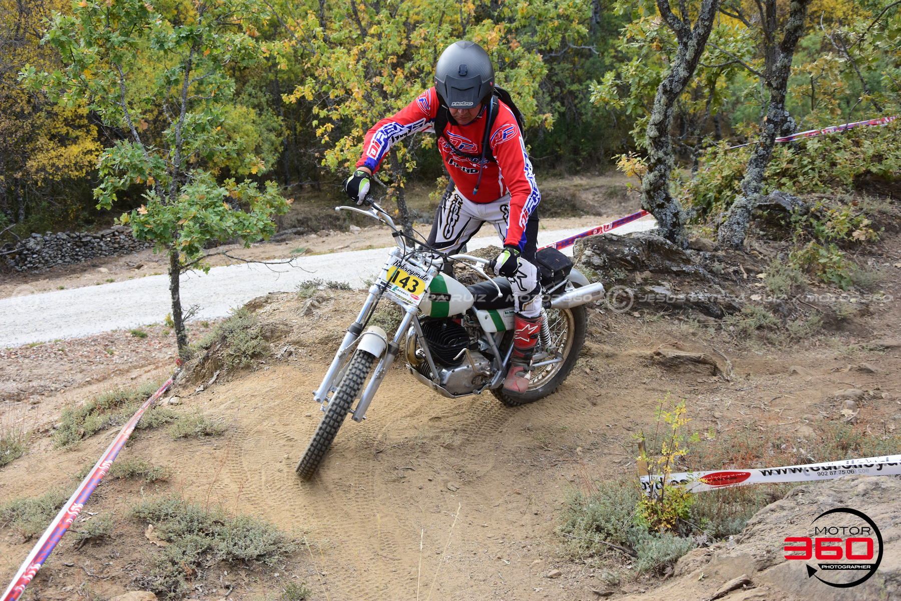 143_ROB_9373