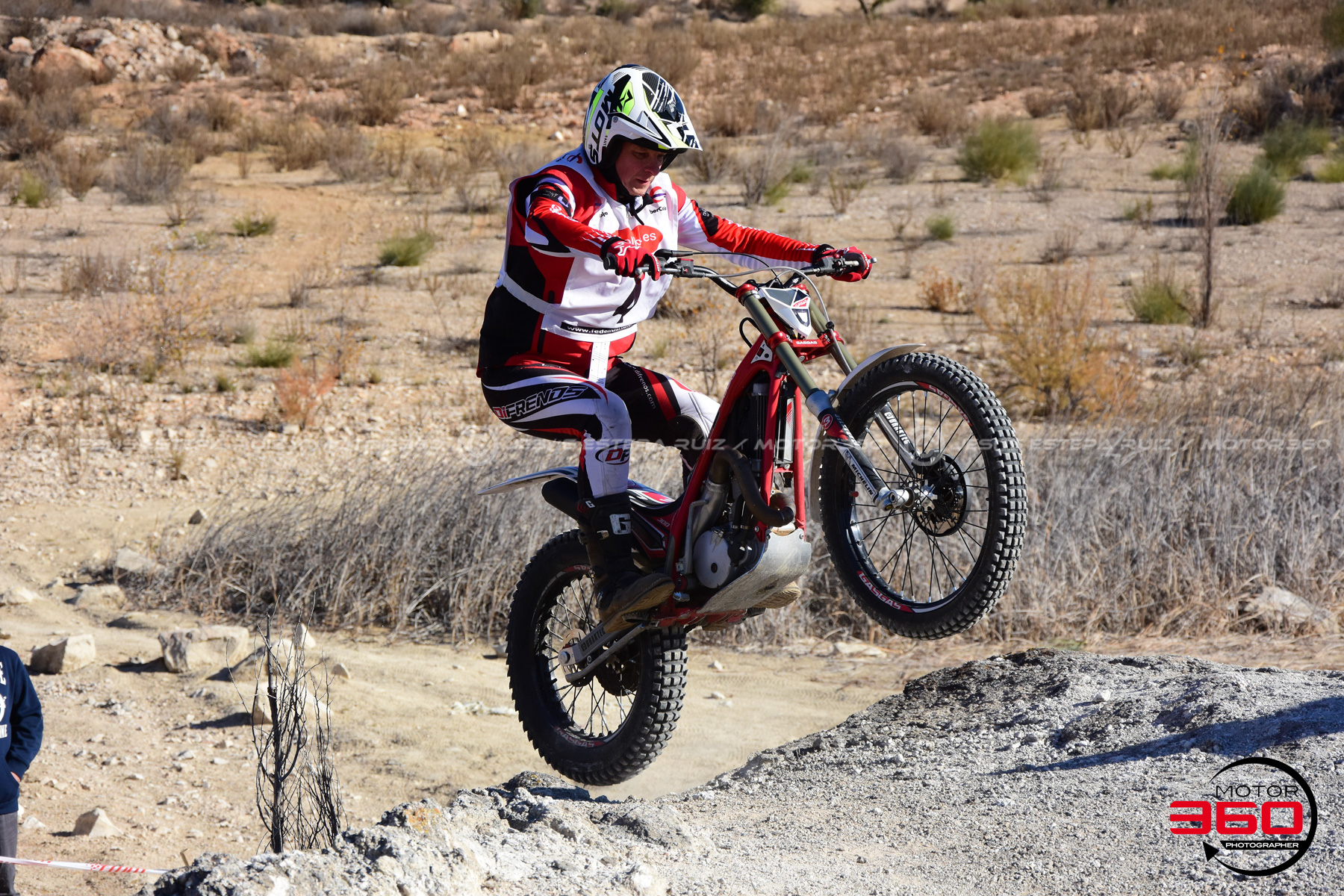 004_ROB_1912