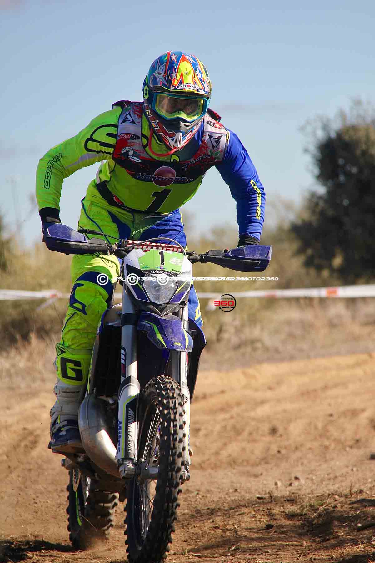 001G_IMG_2702