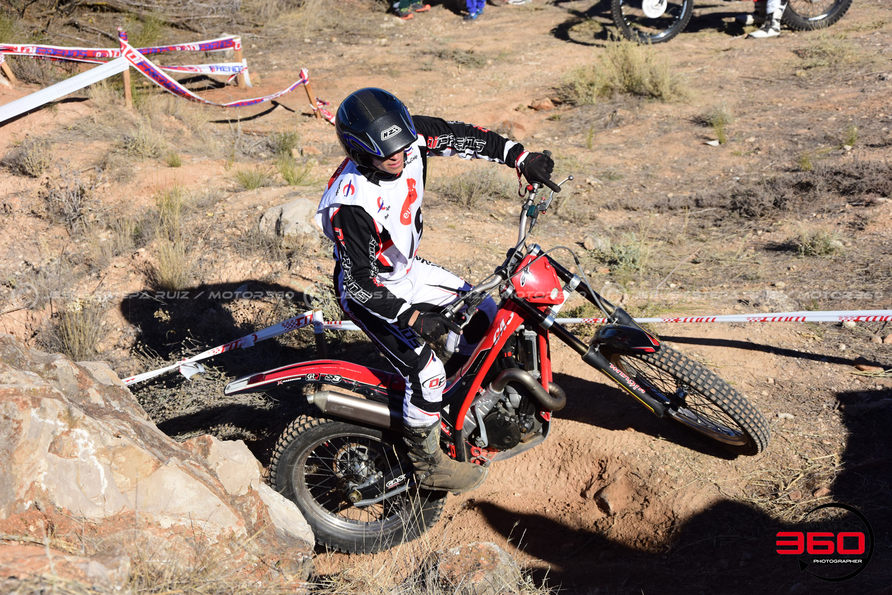 099_ROB_1826