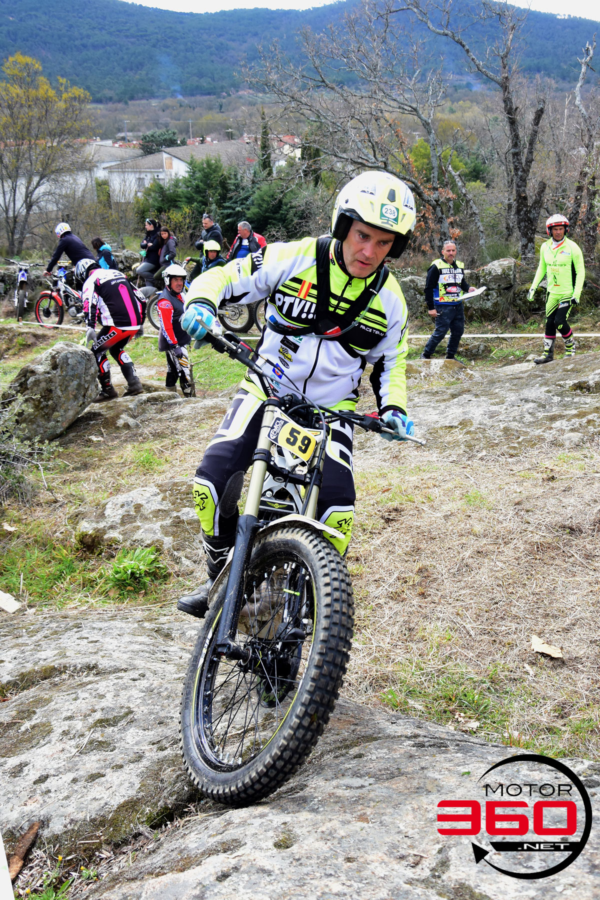 059_ROB_0186
