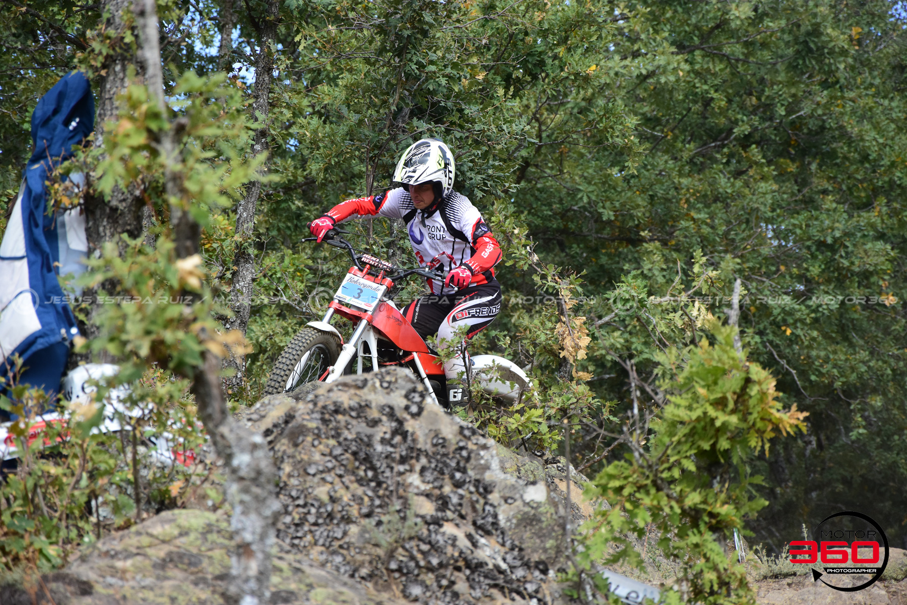 003_ROB_9563