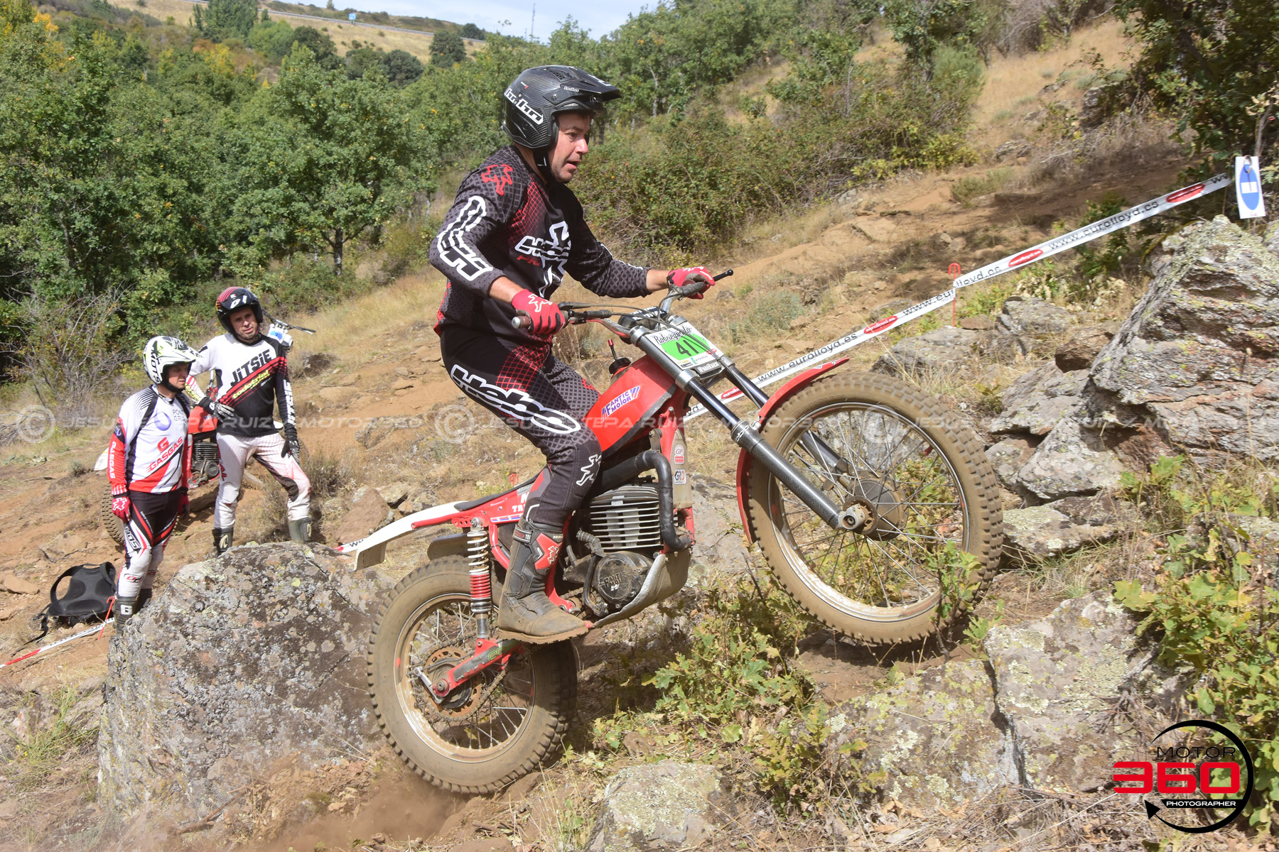 041_ROB_9906