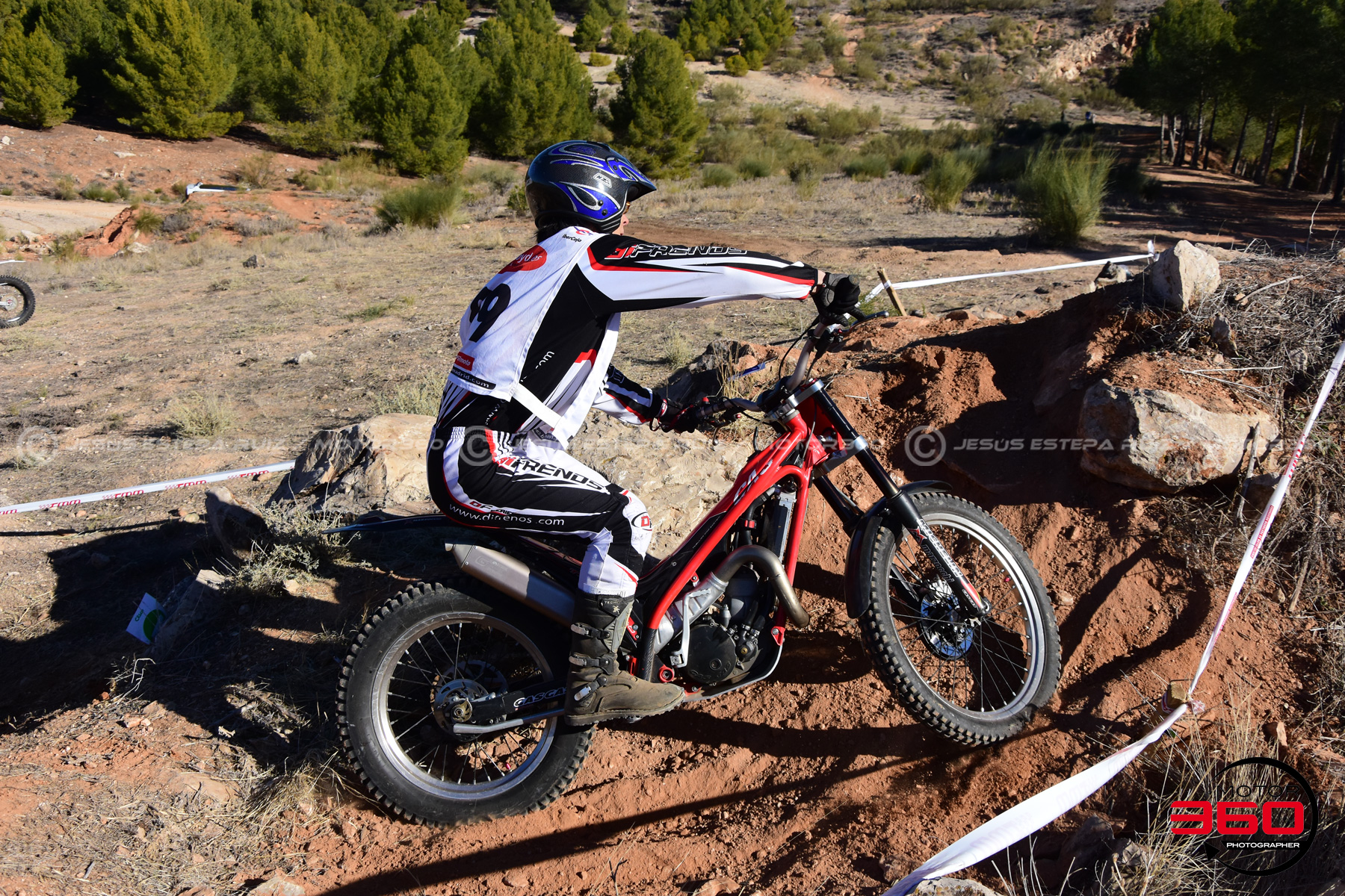 099_ROB_1827
