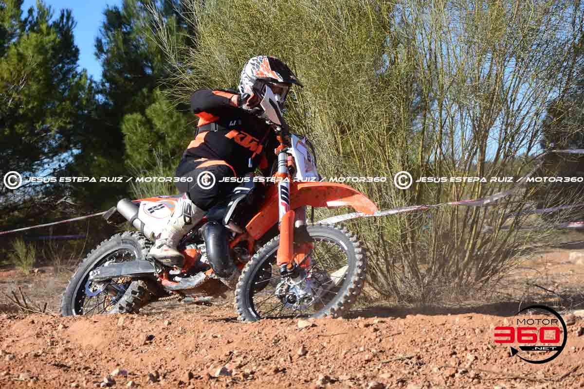 082_ROB_7860