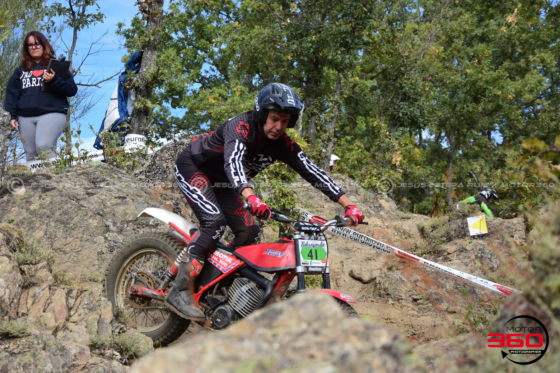 041_ROB_9534