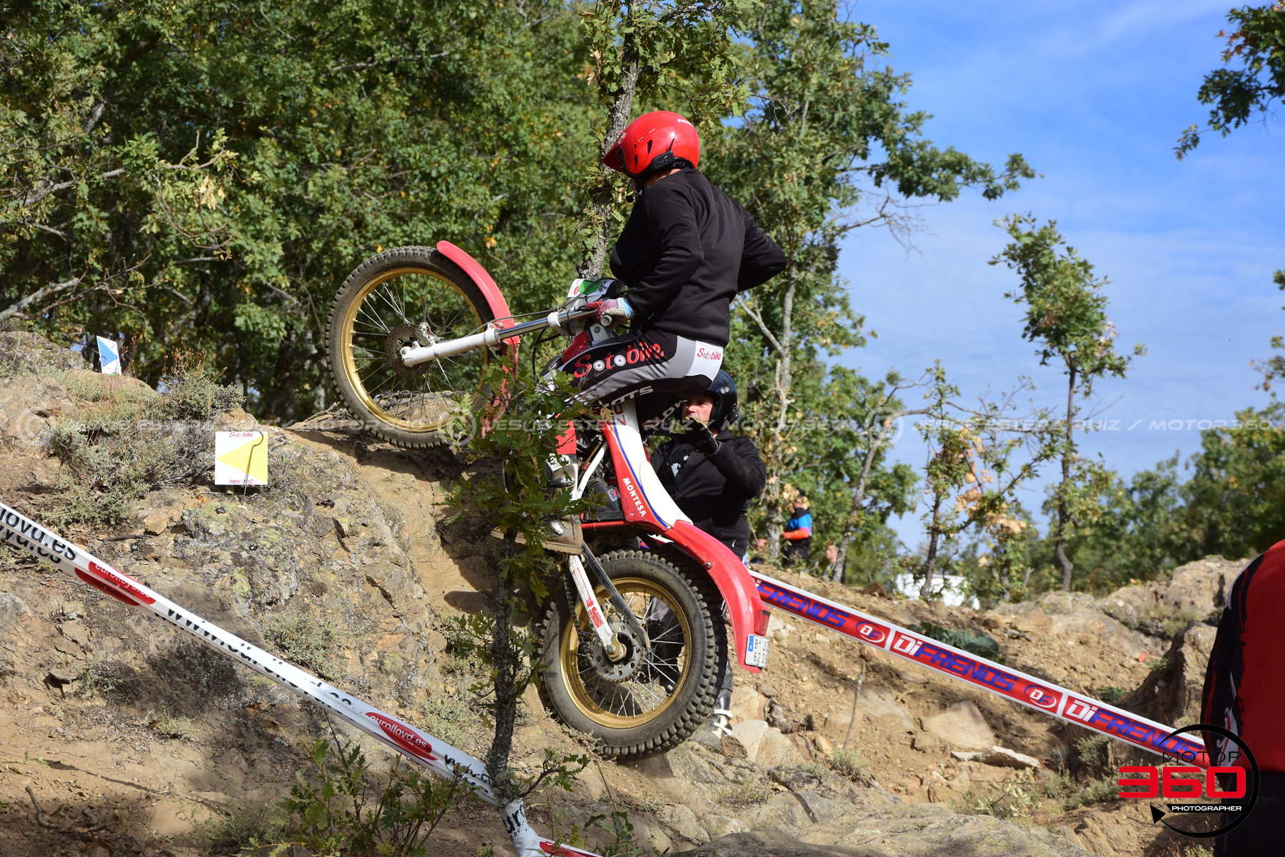 047_ROB_9499