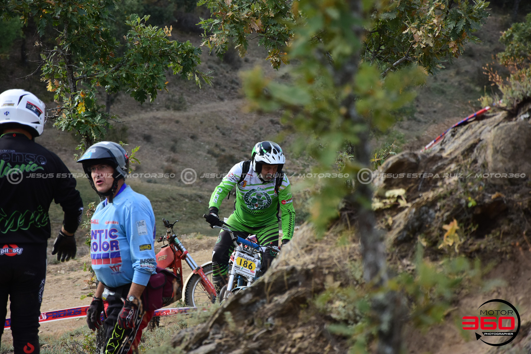 186_ROB_9402