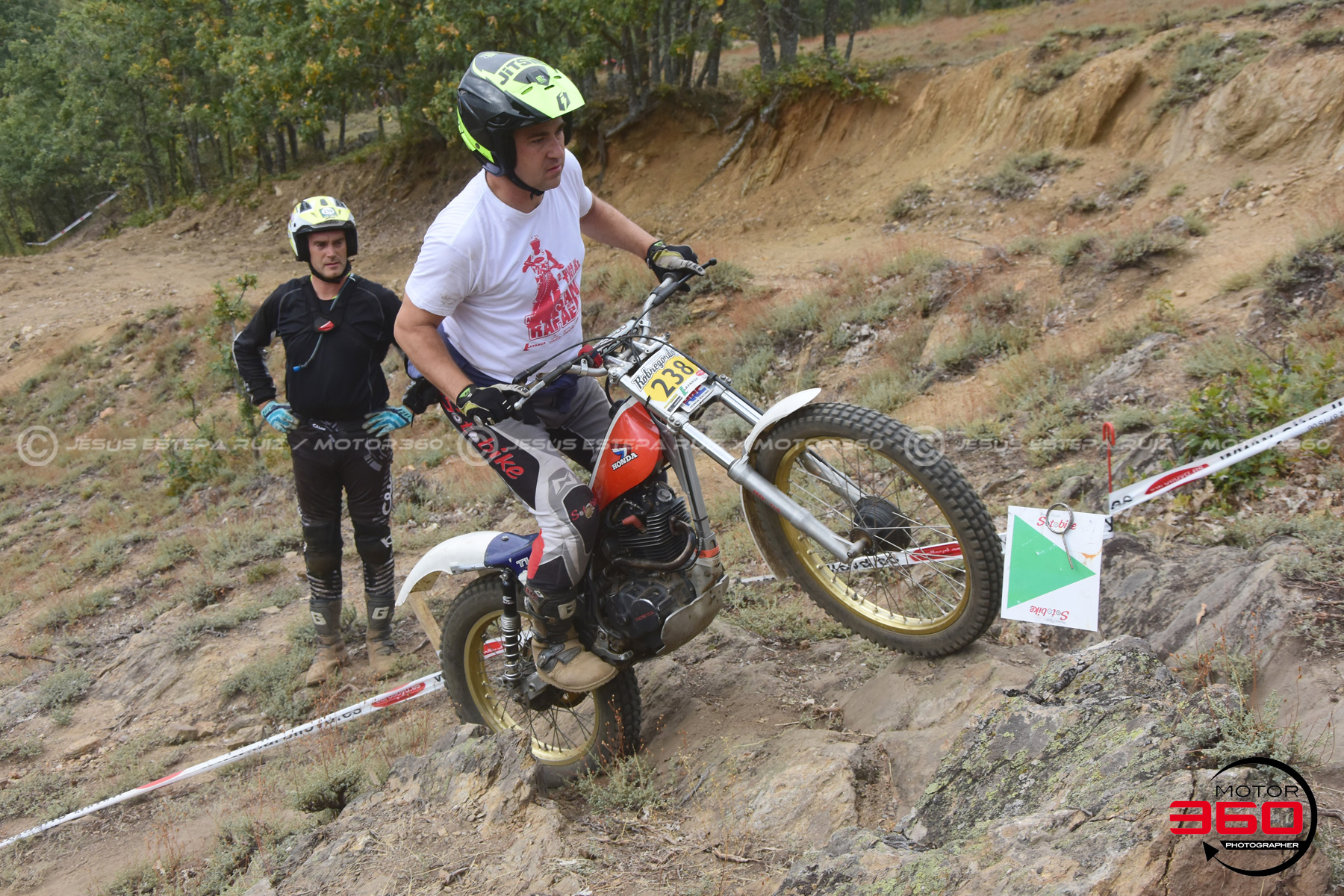 238_ROB_9170
